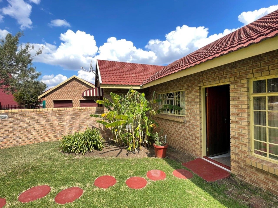 3 Bedroom Property for Sale in Metsimaholo Free State